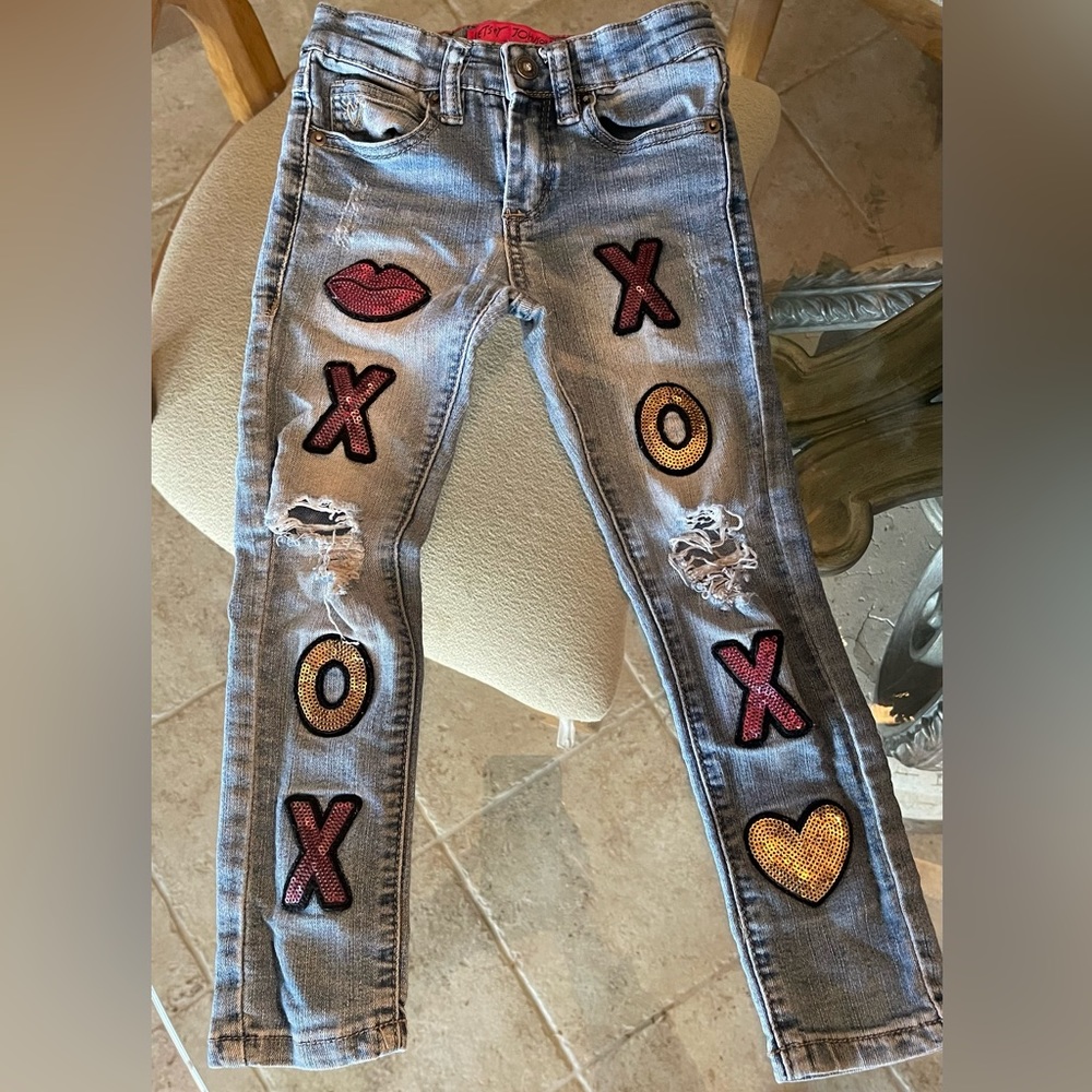 Betsey Johnson, 4t jeans.